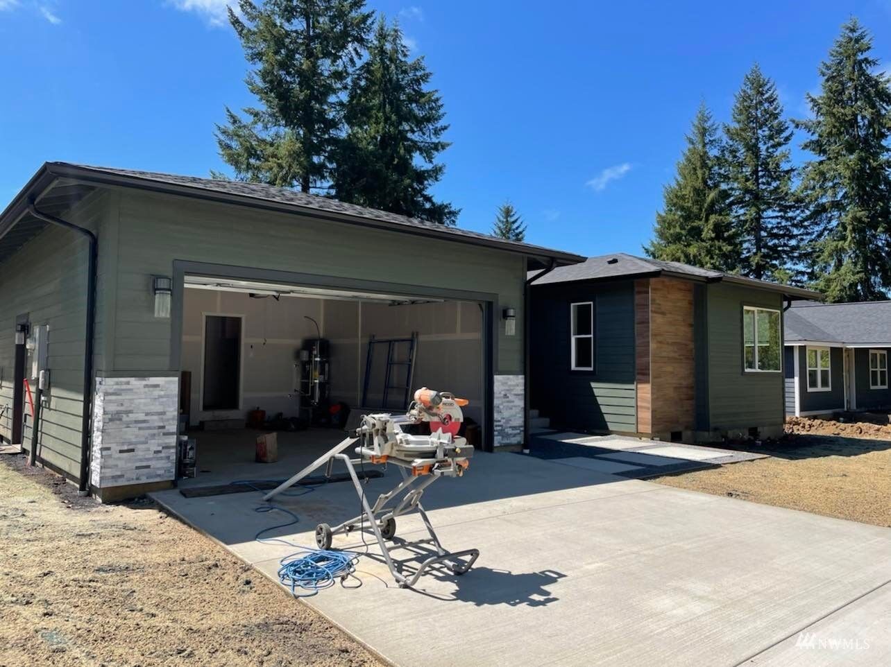 Property Photo:  120 Redwood Lane  WA 98570 