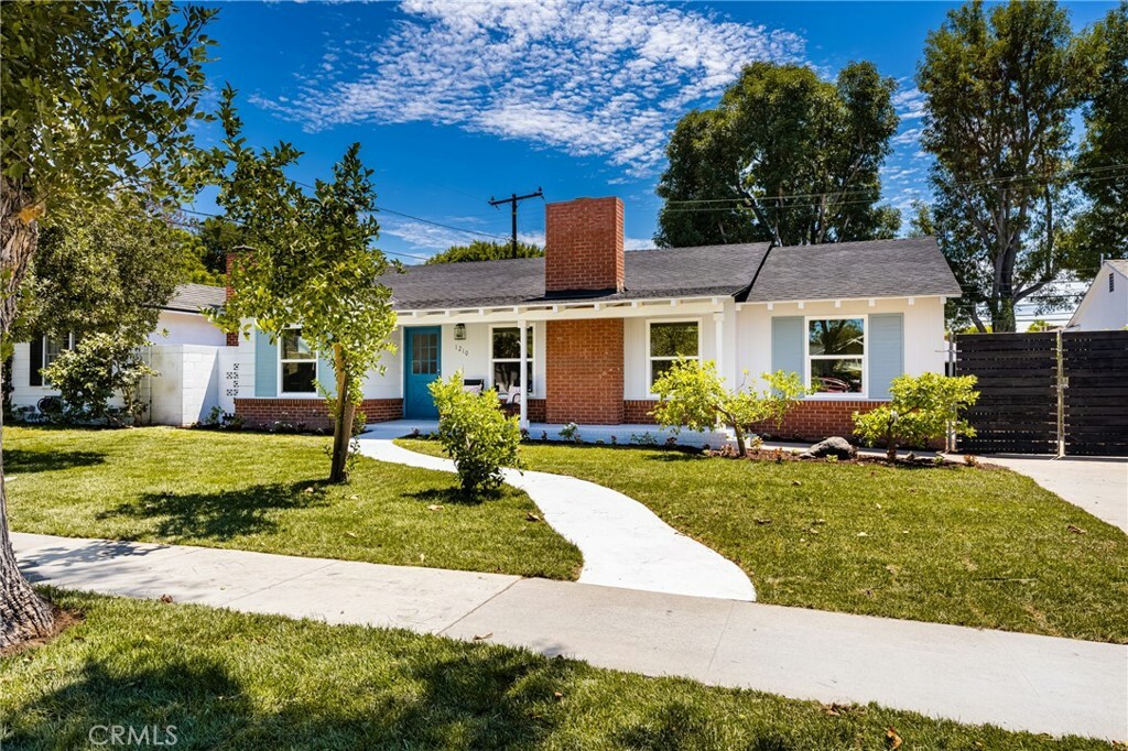 Property Photo:  1210 W Santa Clara Avenue  CA 92706 