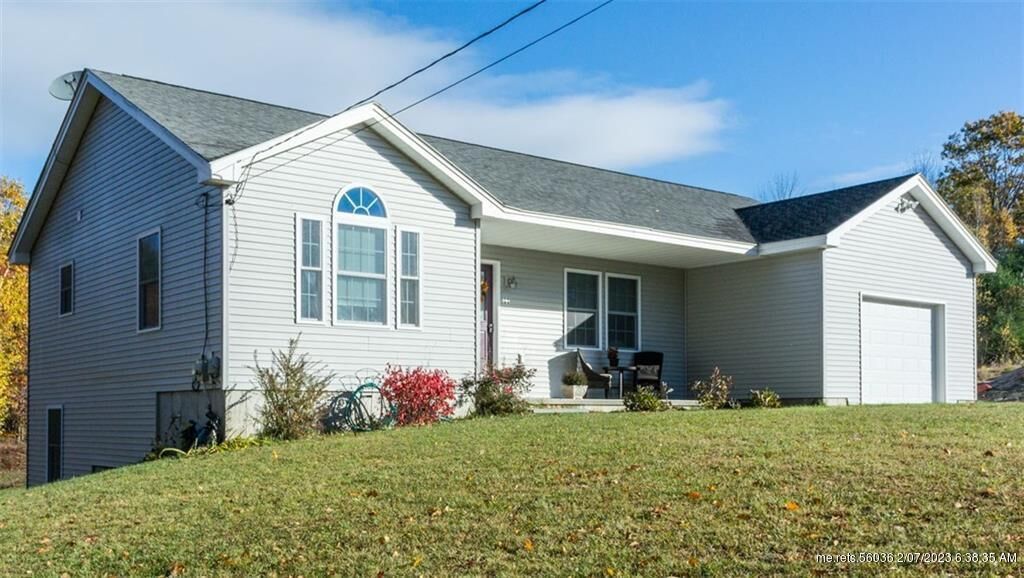 Property Photo:  11 Orchard Lane  ME 04049 