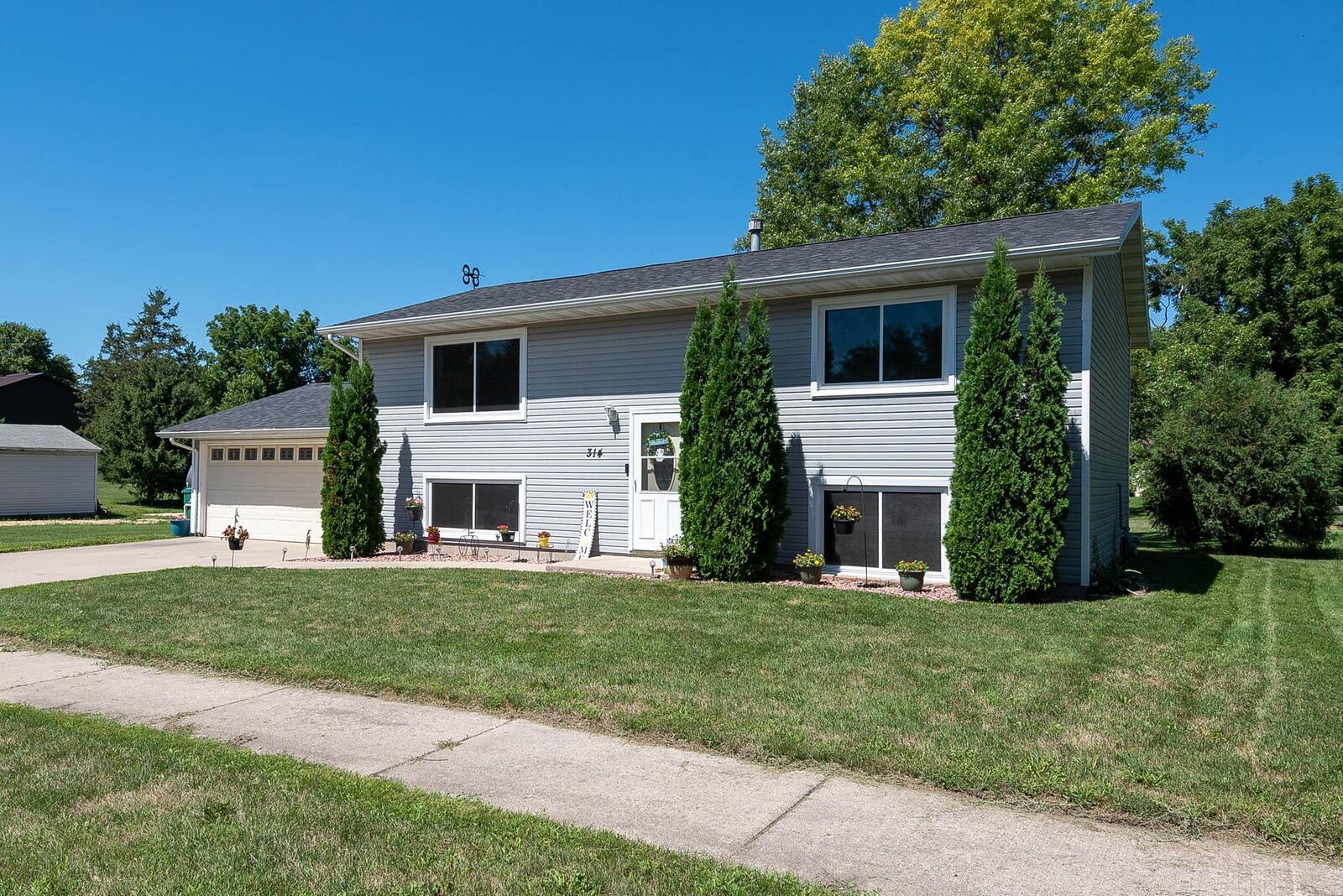 Property Photo: