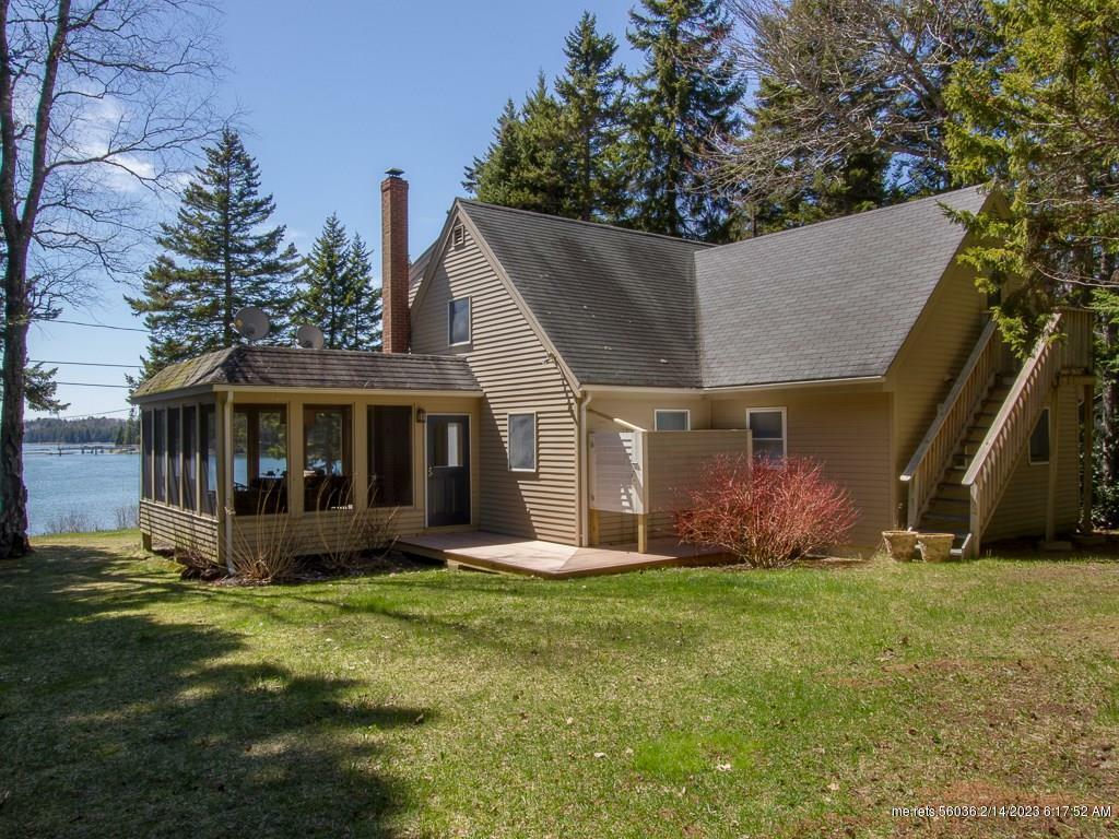 Property Photo:  207 Wadsworth Point Road  ME 04547 