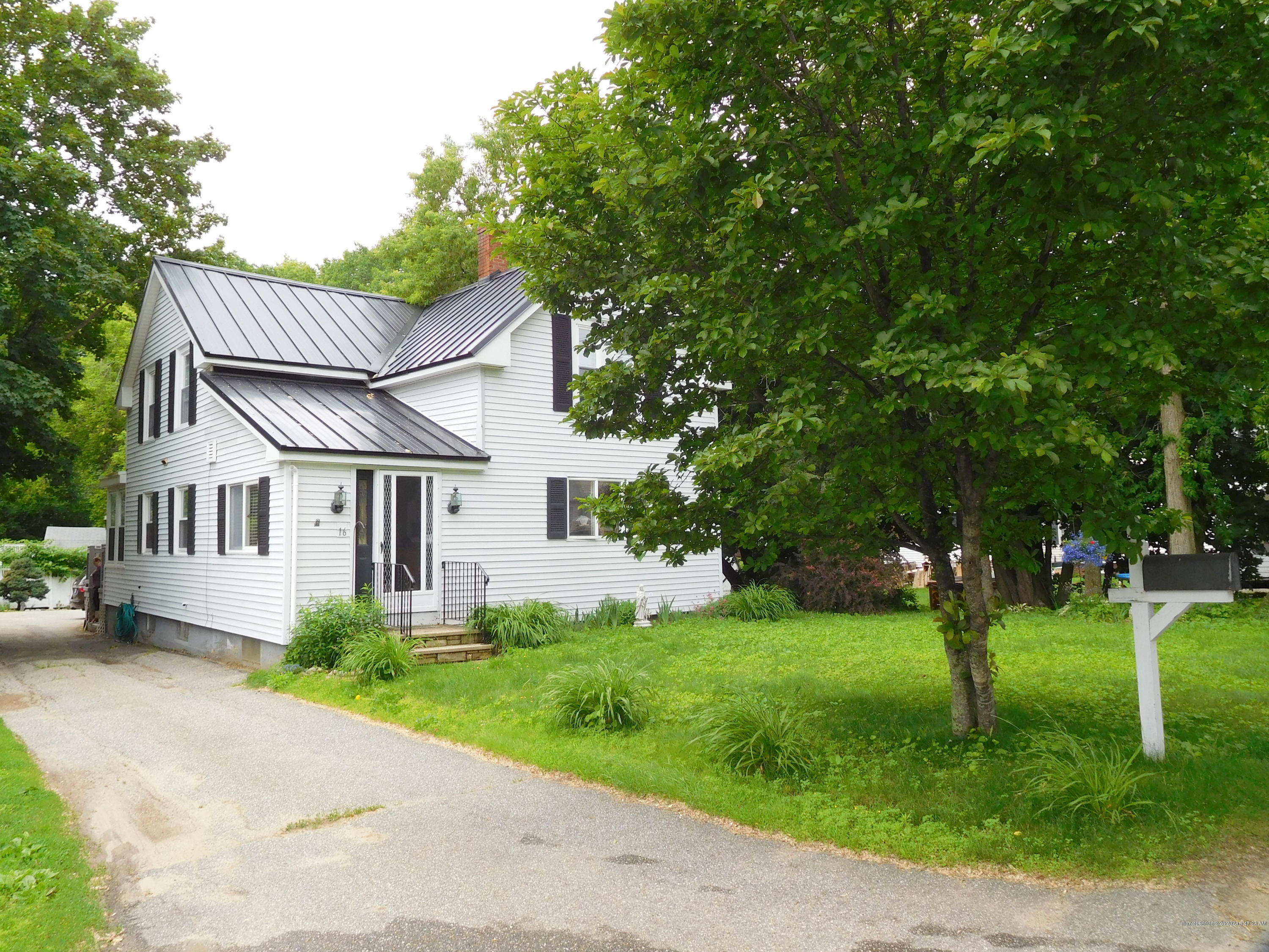 Property Photo:  16 Mower Avenue  ME 04240 
