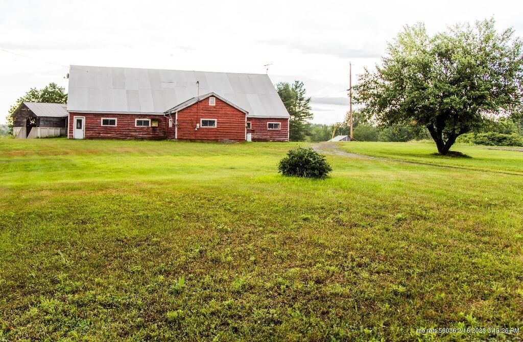 Property Photo: 278 Pond Road ME 04330