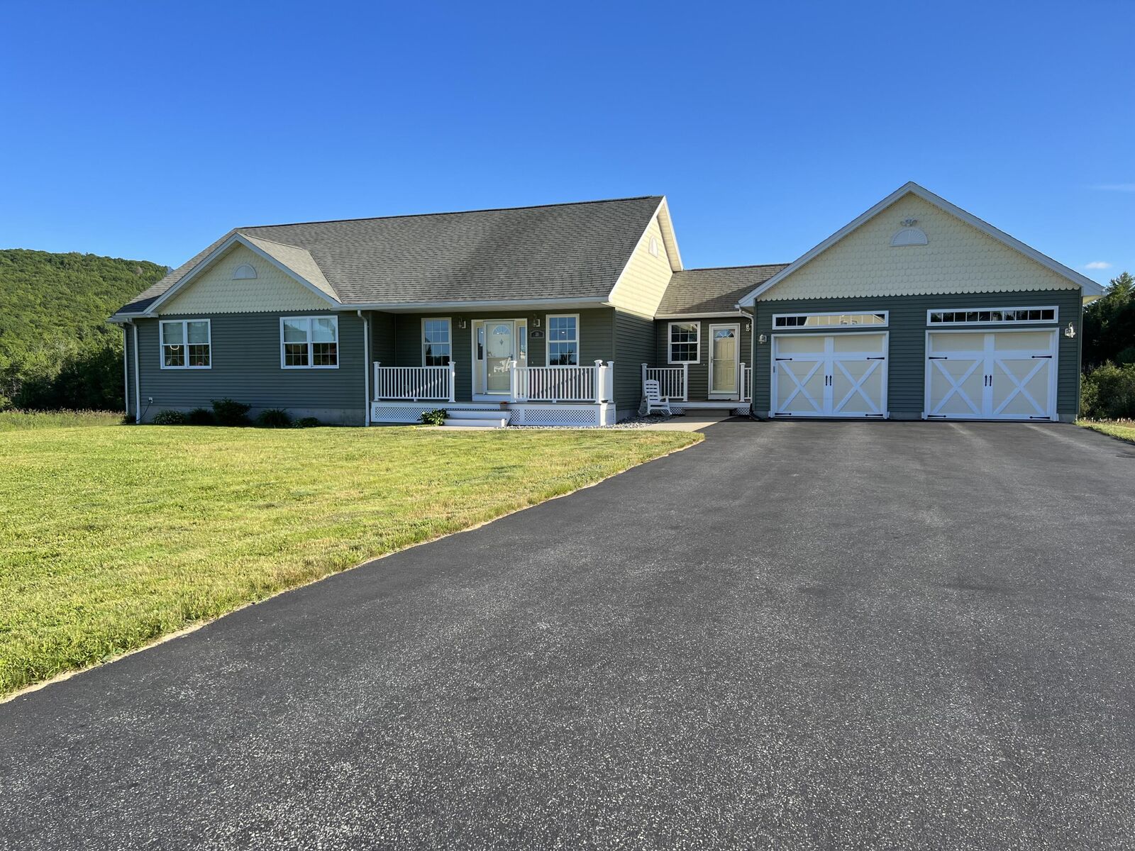 Property Photo:  20 Diamond Drive  ME 04280 