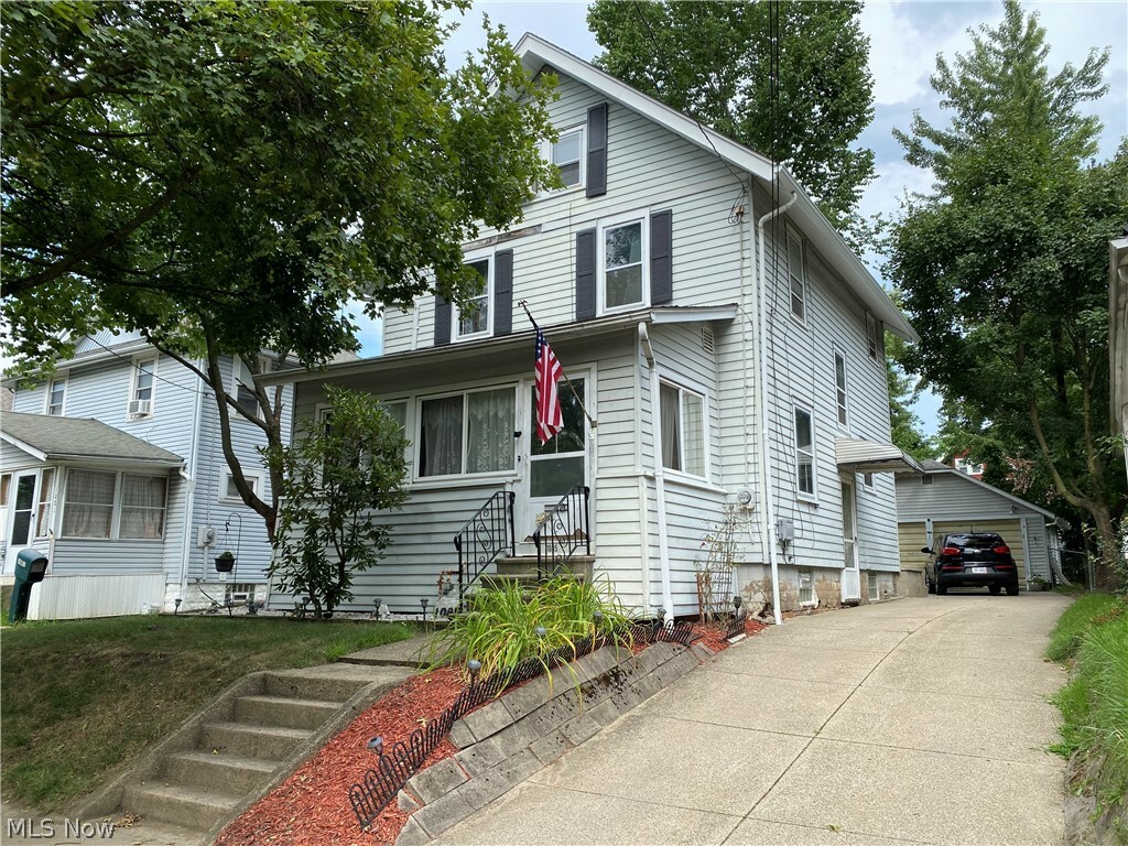 Property Photo: 1085 Dietz Avenue OH 44301