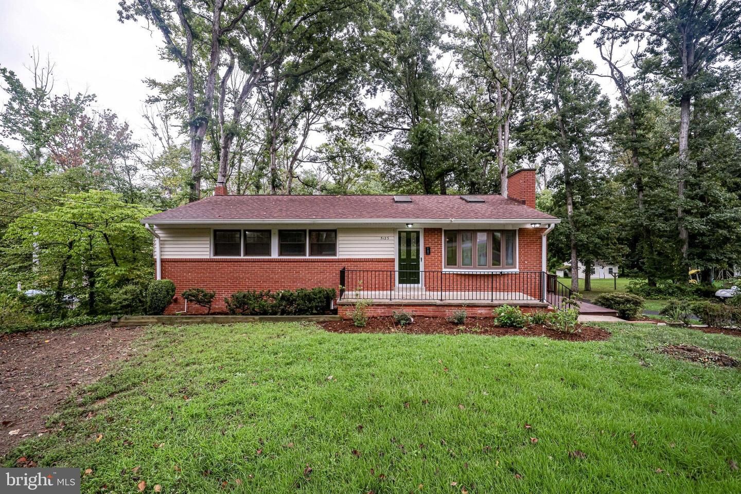 Property Photo:  5125 Chowan Avenue  VA 22312 