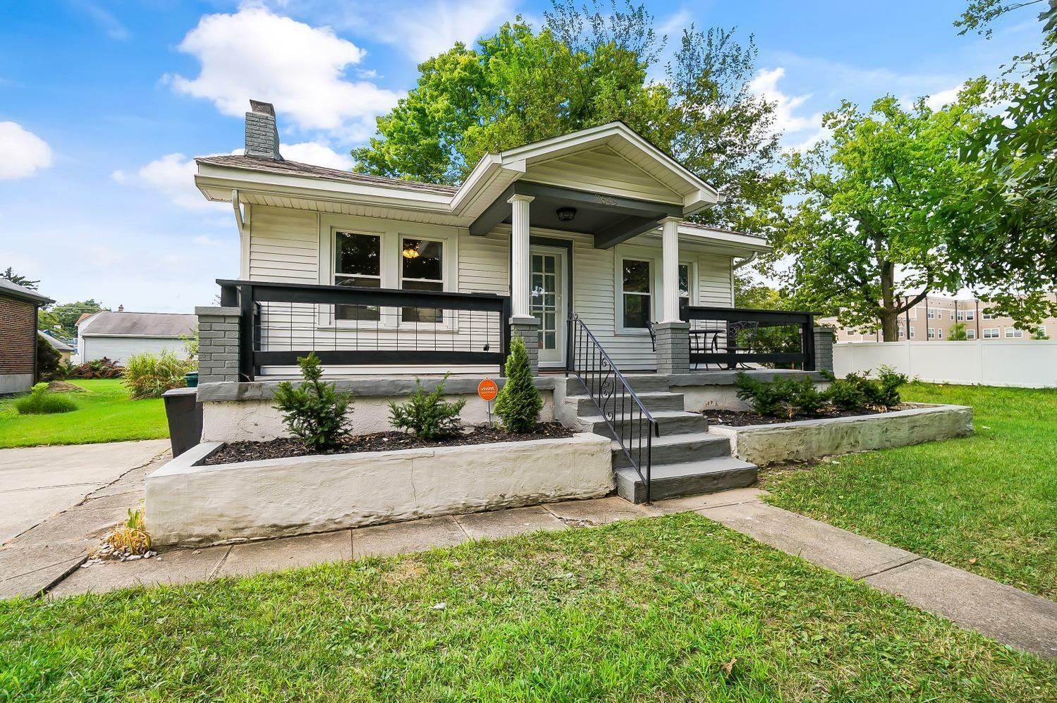 Property Photo: 7649 Castleton Pl OH 45237