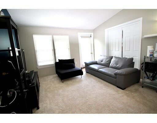 Property Photo:  7 Thoreau Ct 9  MA 01760 