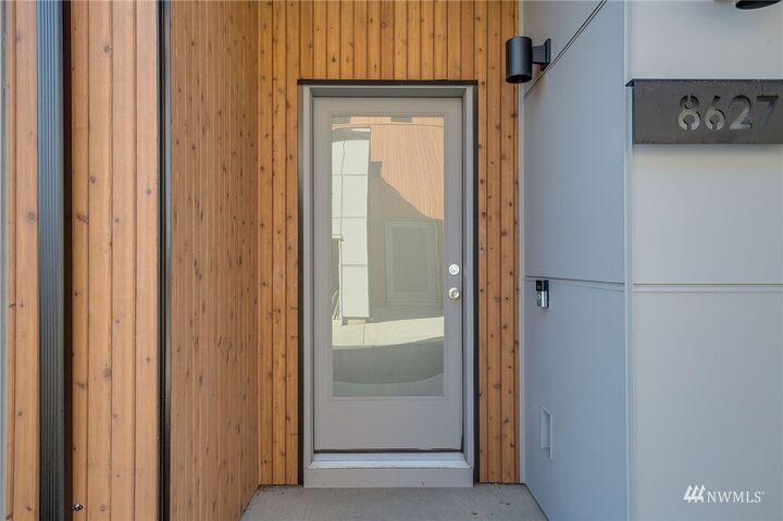 Property Photo: 8646 39th Avenue S 53 WA 98118