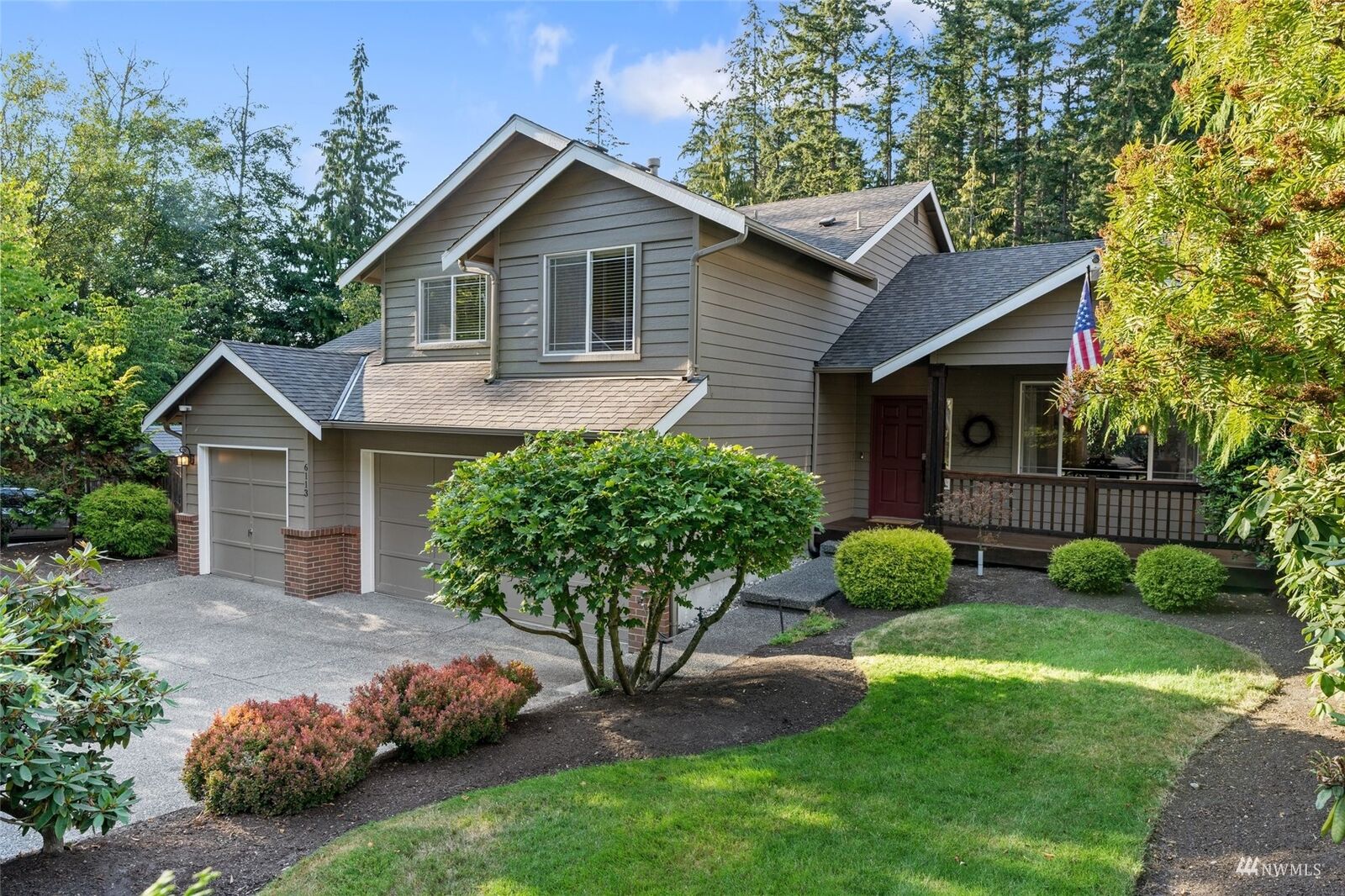 Property Photo: 6113 133rd Place SW WA 98026
