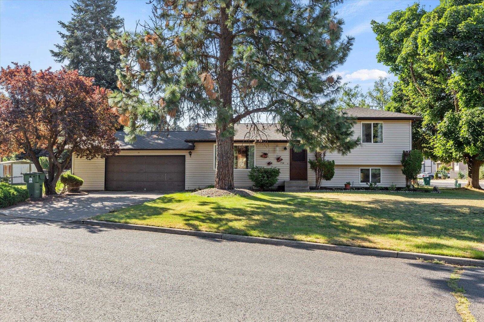 Property Photo:  7724 N Standard St  WA 99208 