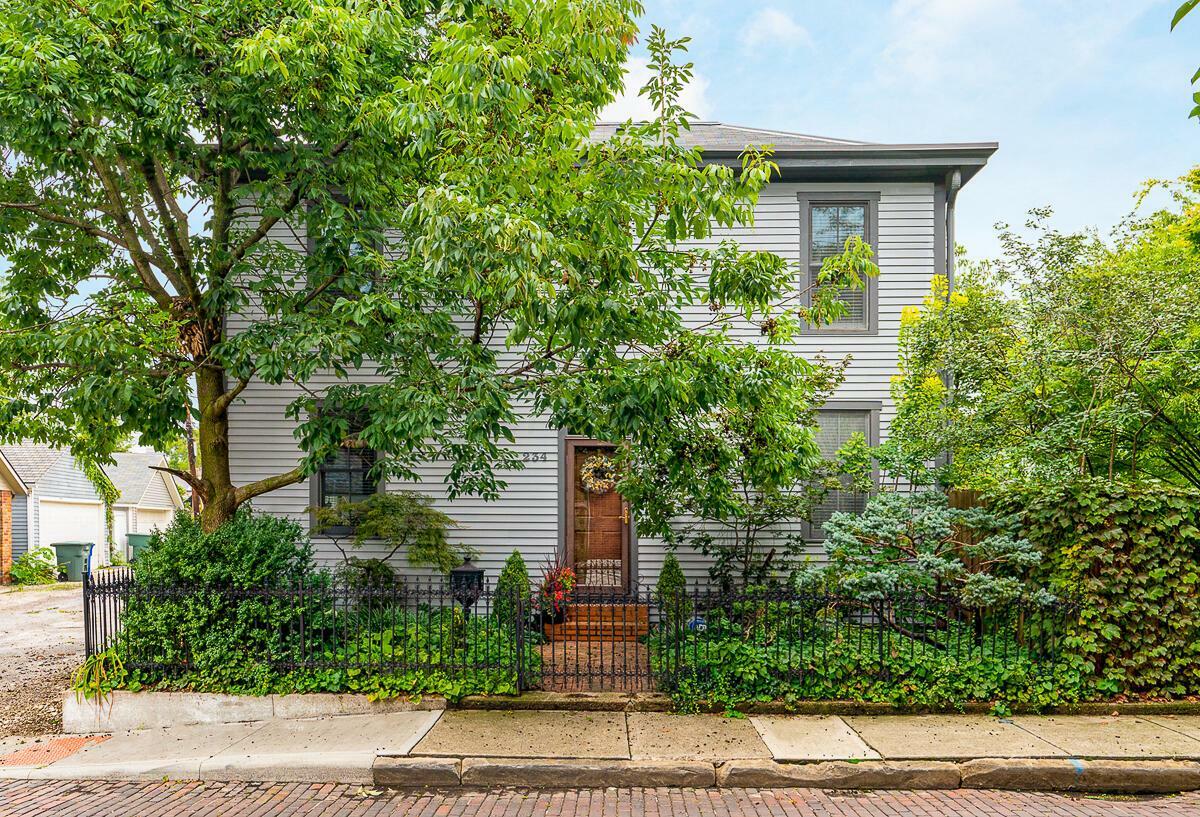 Property Photo:  234 E Columbus Street  OH 43206 