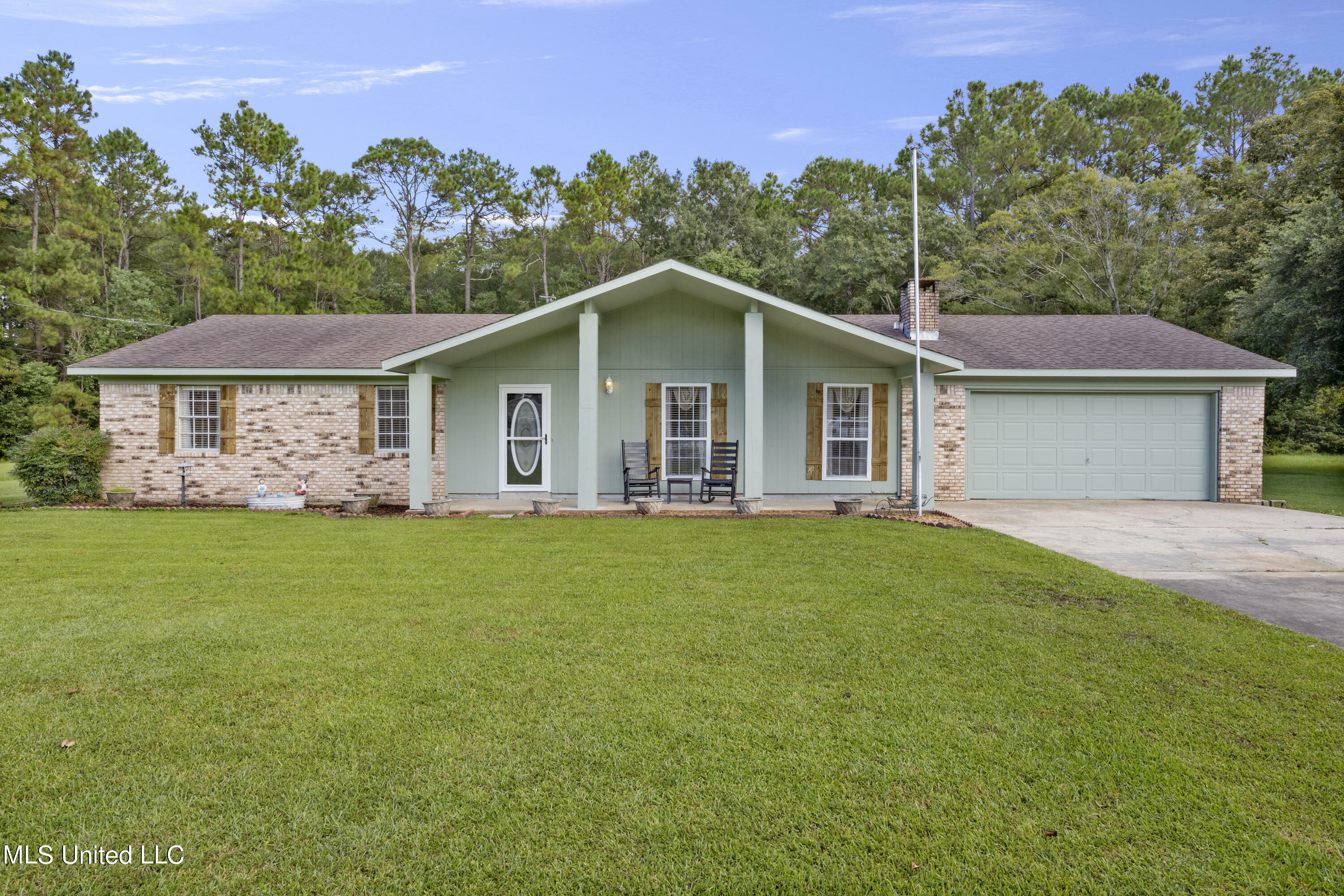 Property Photo:  5605 Heathcliff Drive  MS 39562 