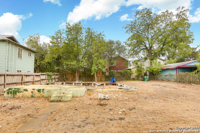 Property Photo:  809 Eleanor Ave  TX 78209 