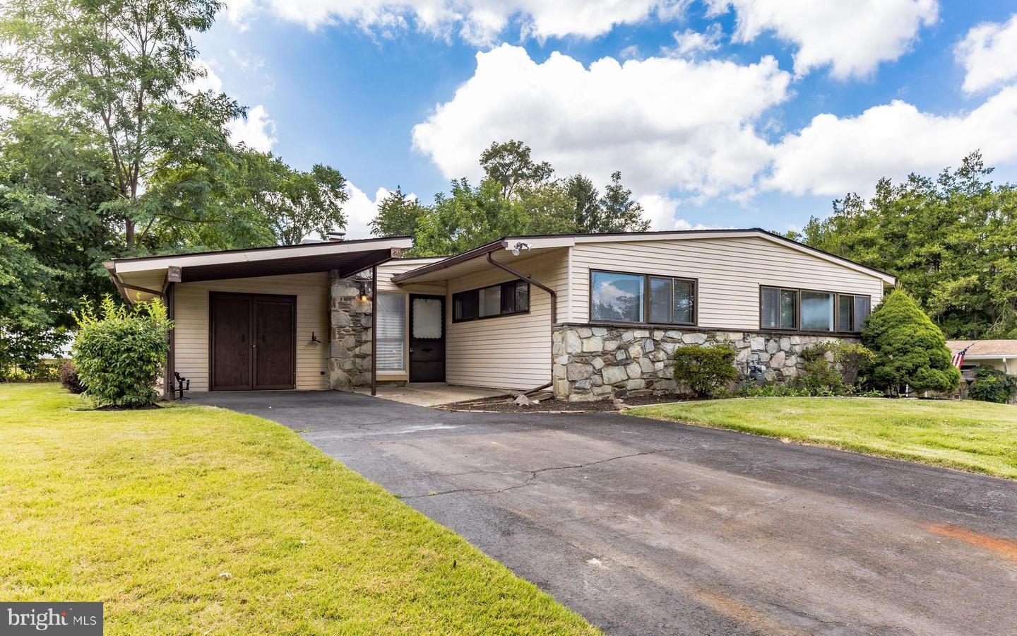 Property Photo: 26 Jefron Drive PA 19002