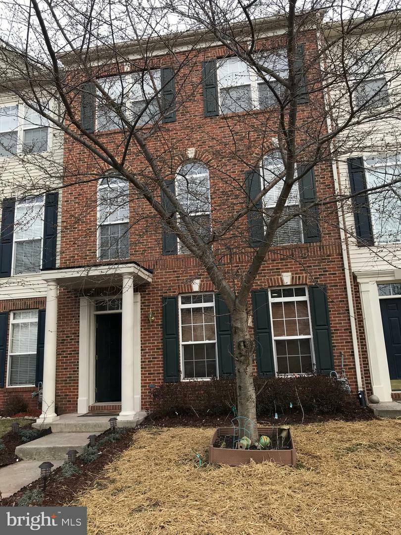 Property Photo:  20230 Seneca Square  VA 20147 