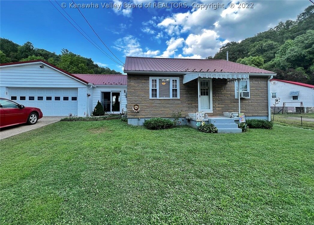 Property Photo: 604 Melrose Drive WV 25302