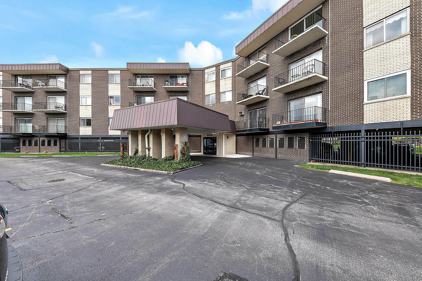 Property Photo:  9820 S Pulaski Road 323-2  IL 60453 