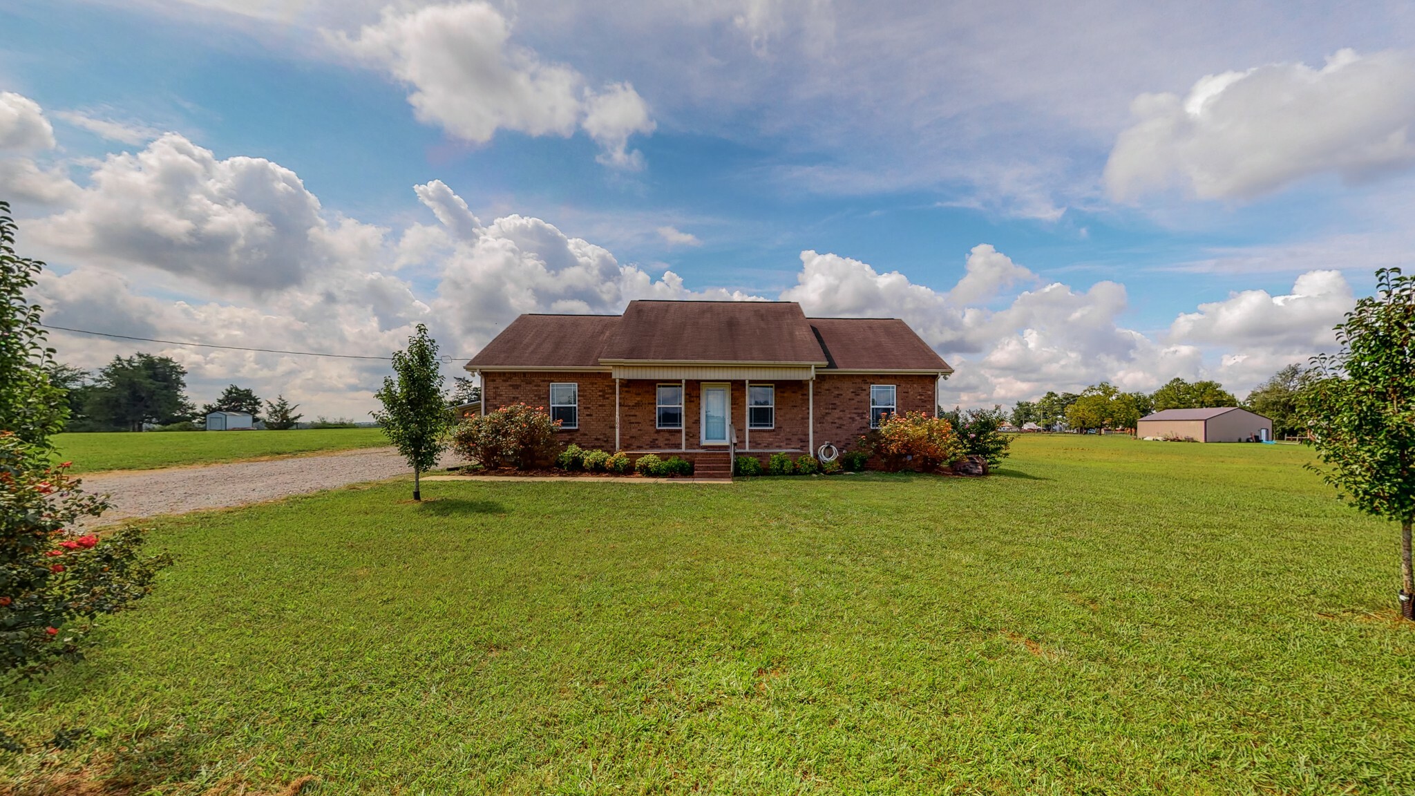 Property Photo:  106 Davis Ln  TN 37180 