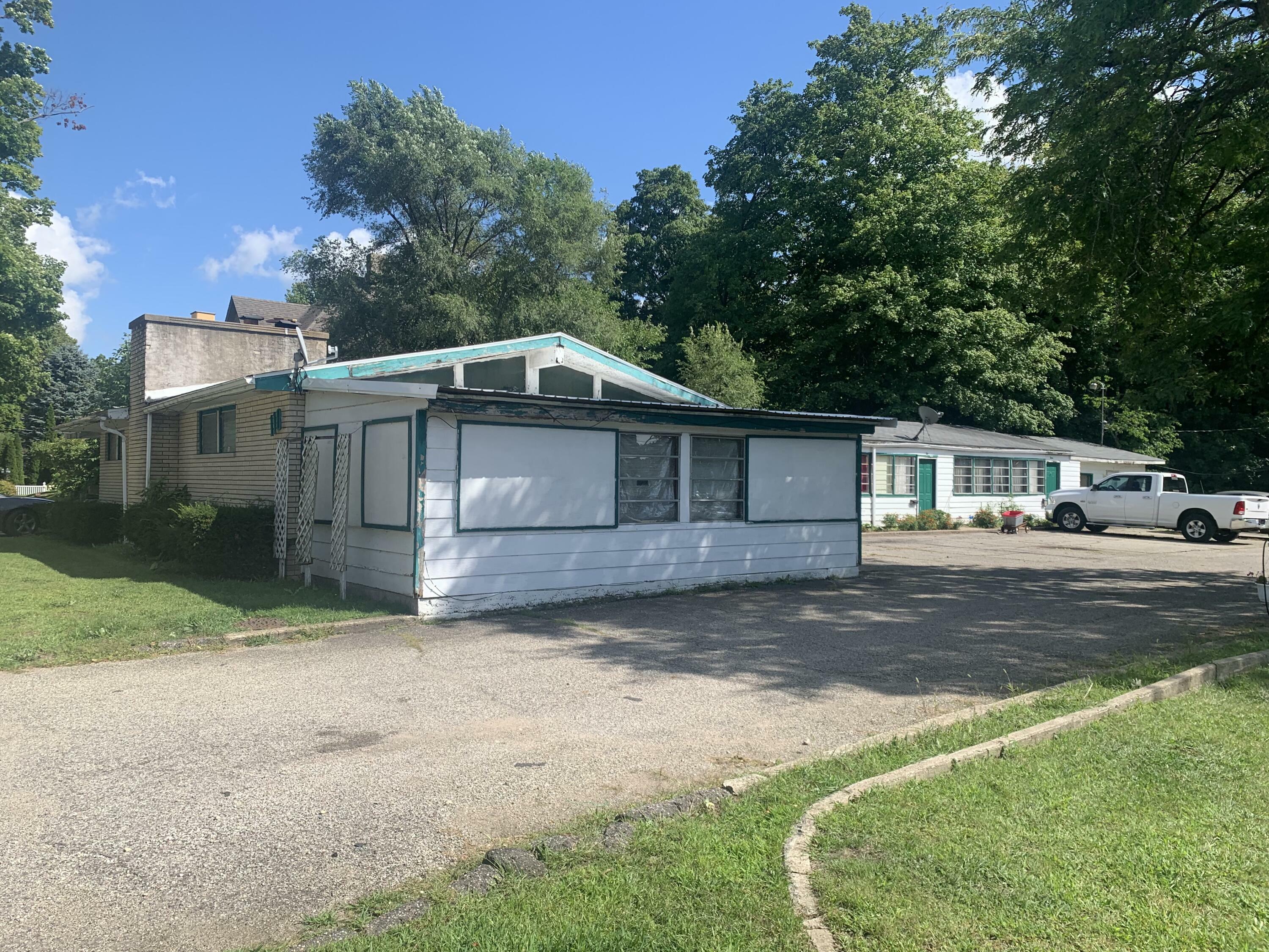 110 E South Street  Cassopolis MI 49031 photo