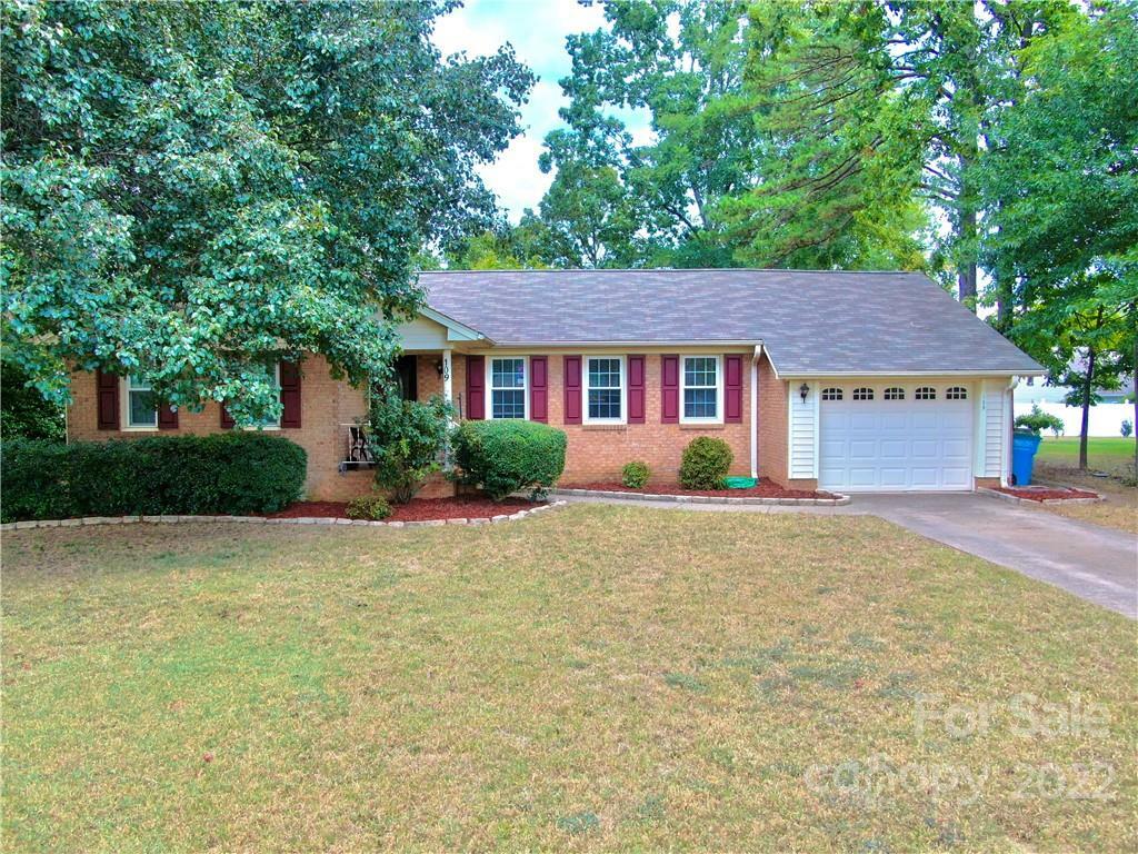 Property Photo:  109 Juanita Drive  NC 28134 