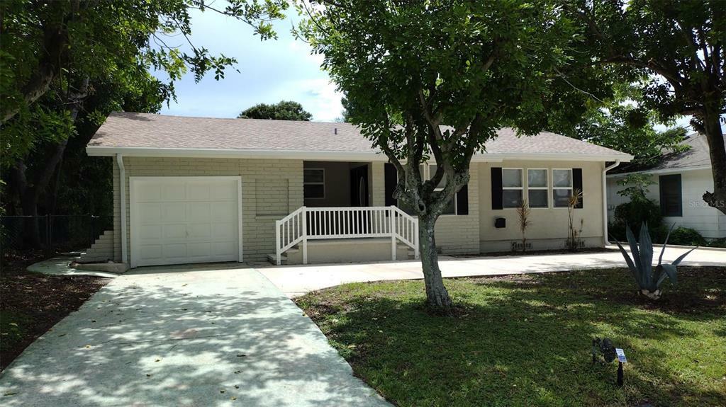 Property Photo:  1905 14th Avenue W  FL 34205 