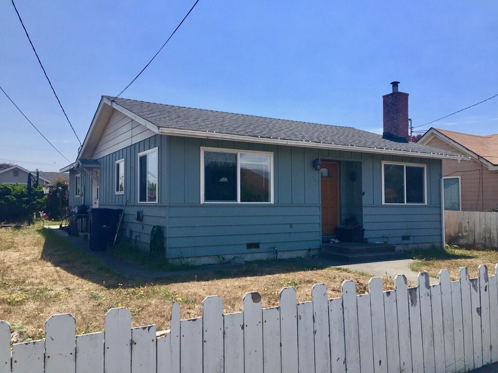 Property Photo: 102 Park Street CA 95437