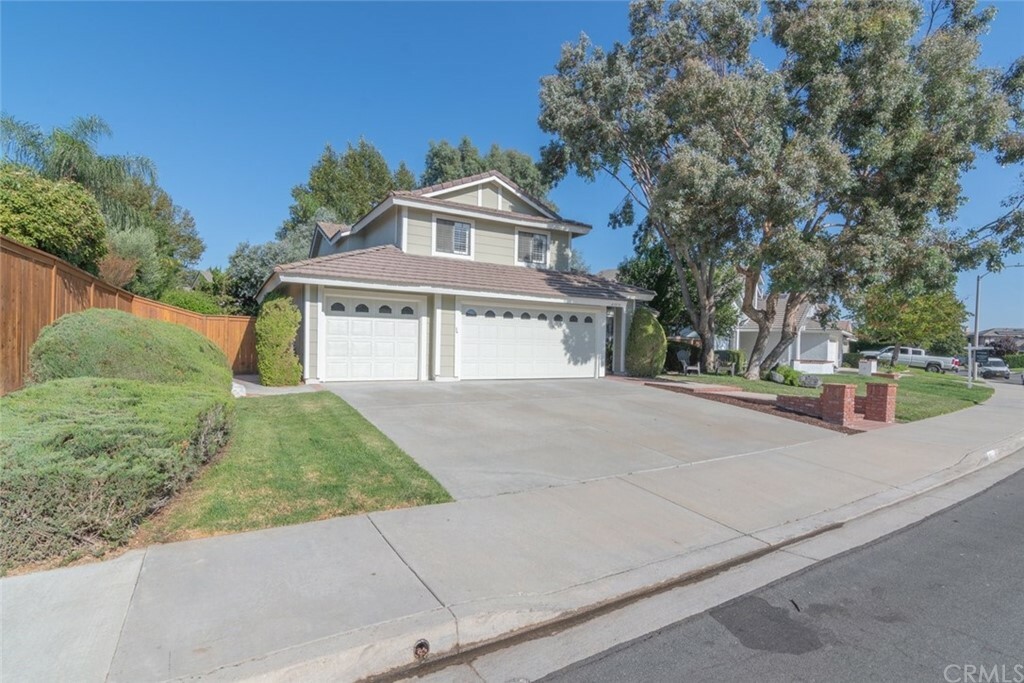 Property Photo:  41573 Willow Run Road  CA 92591 