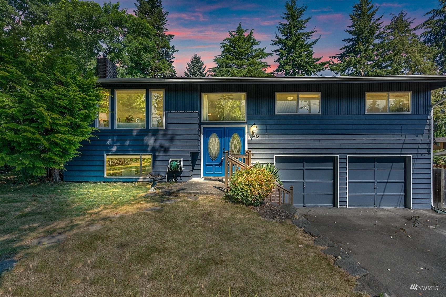 Property Photo:  5516 NE 195th Street  WA 98028 