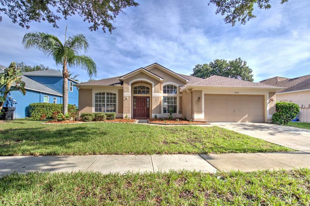 Property Photo:  11606 Grove Arcade Drive  FL 33569 