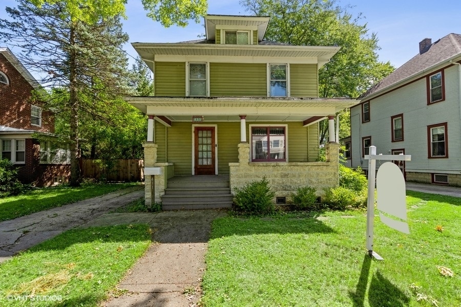 Property Photo:  431 Grand Avenue  IL 60506 