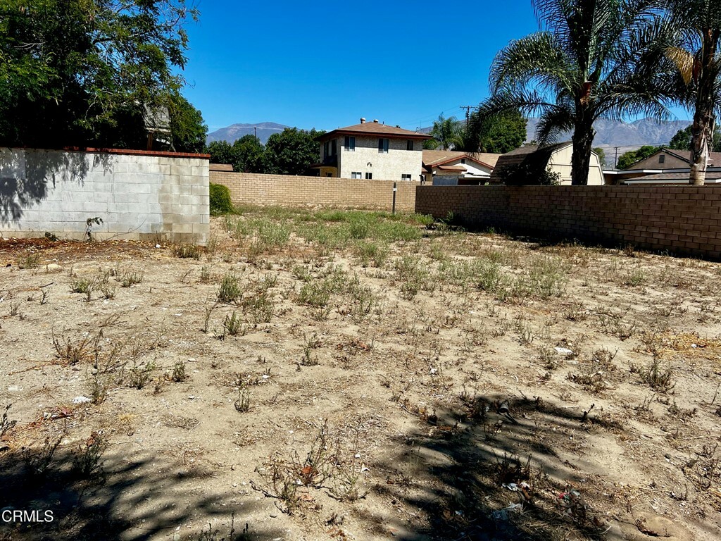 Property Photo:  1063 E Harvard Boulevard  CA 93060 