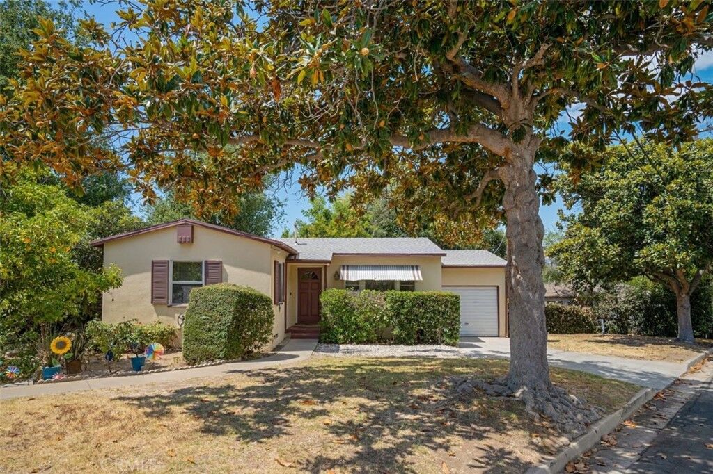 Property Photo:  555 Ridgewood Lane  CA 91103 