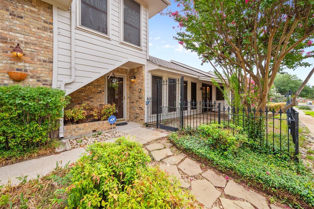 Property Photo: 1400 Boardwalk Street TX 76011