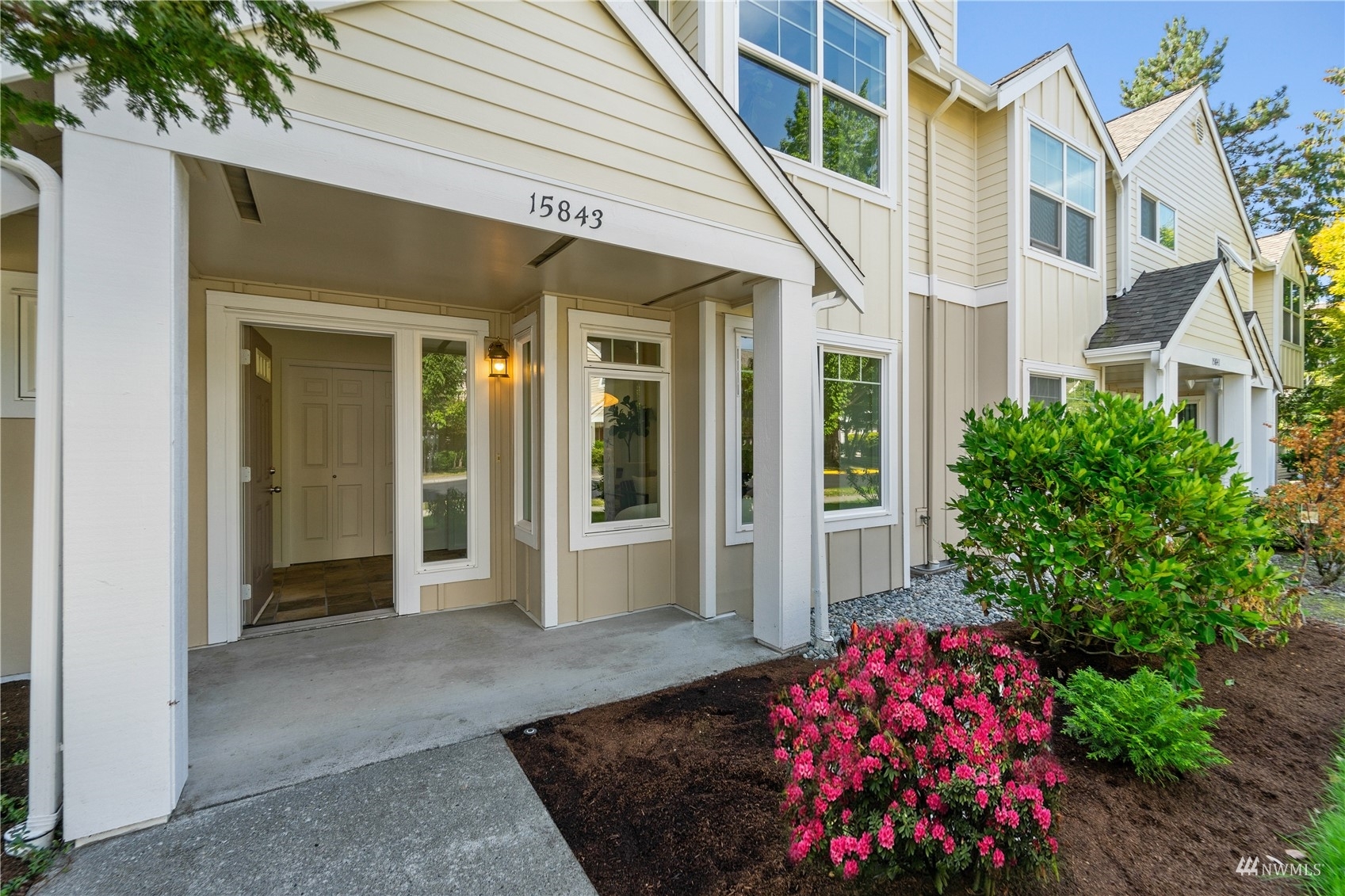 Property Photo: 15843 NE 91st Way WA 98052
