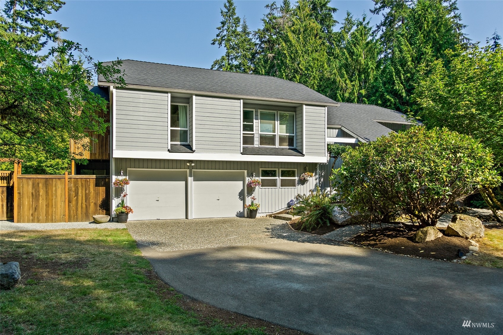 Property Photo:  18304 199th Place NE  WA 98077 