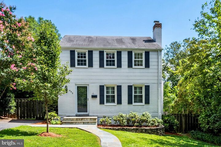 905 N Madison Street  Arlington VA 22205 photo