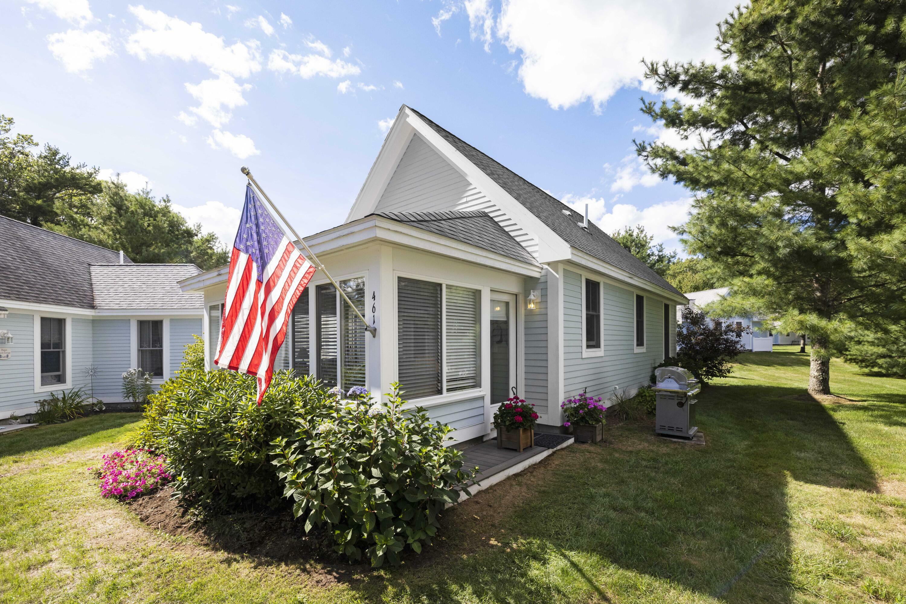Property Photo: 454 Post Road 461 ME 04090