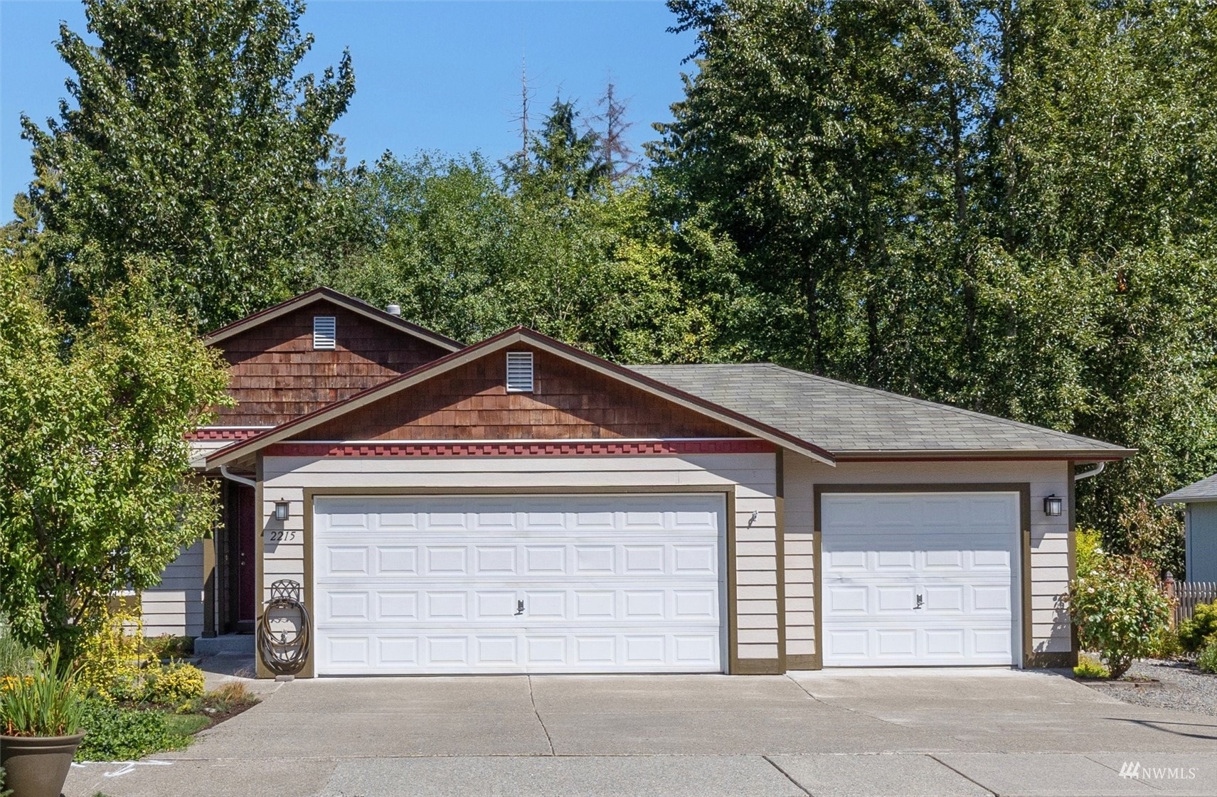 Property Photo:  2215 127th Place SE  WA 98208 