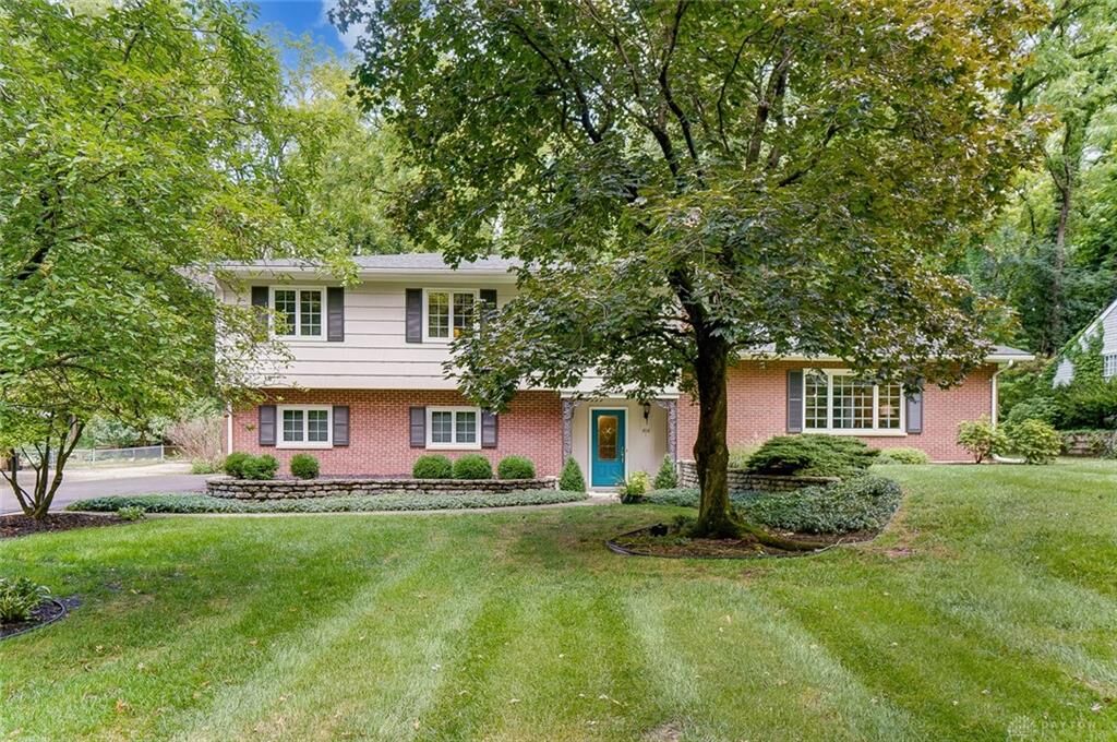 Property Photo:  515 Sweetwood Lane  OH 45419