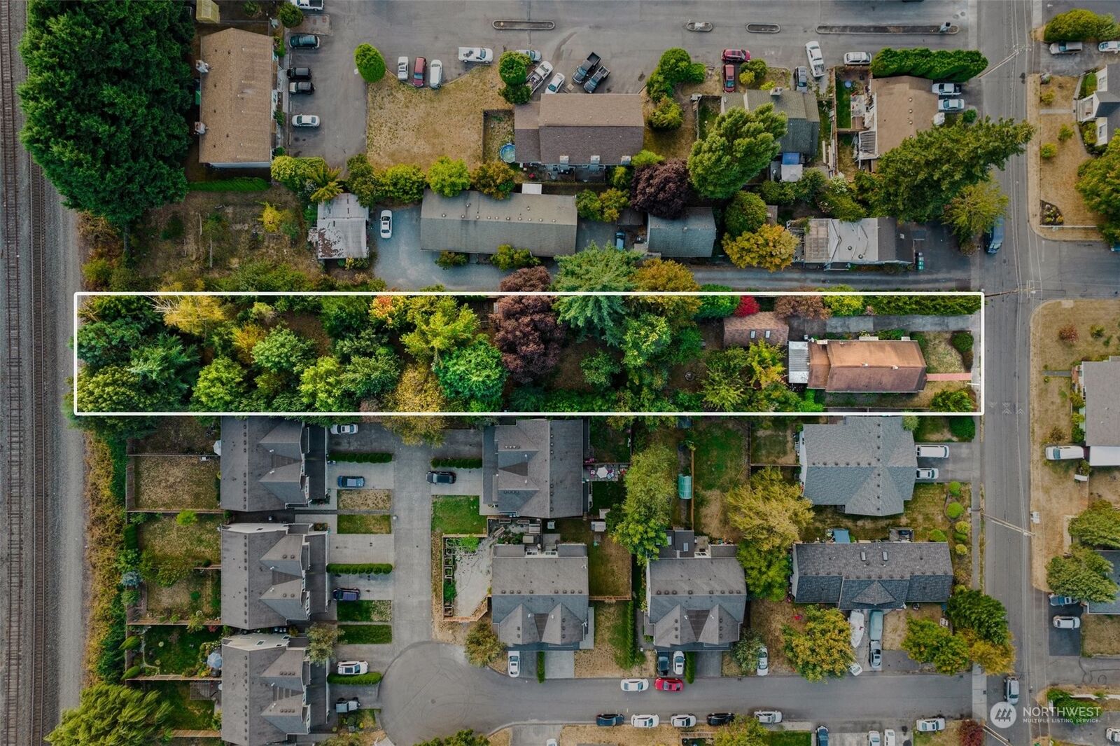 Property Photo:  1418  3rd Street SE  WA 98002 