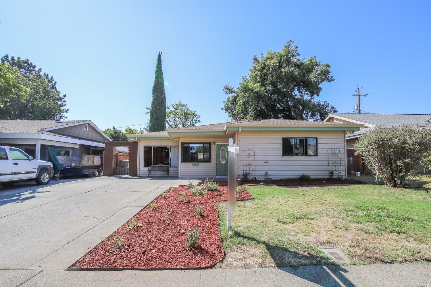 Property Photo:  333 Elder Street  CA 95688 