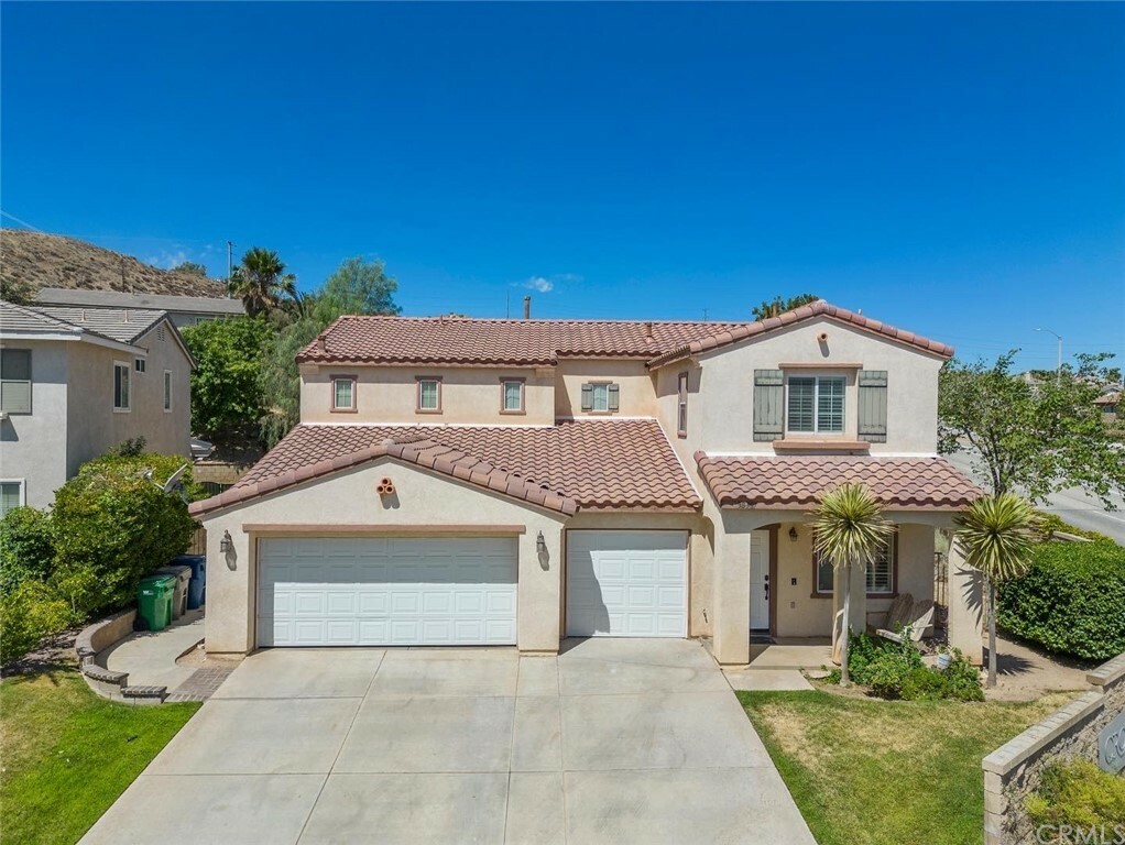 Property Photo:  38367 Bonino Drive  CA 93551 