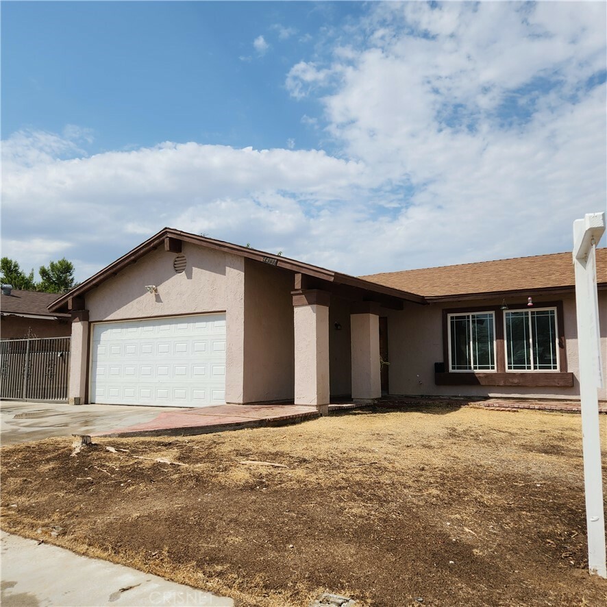 Property Photo:  44131 7th Street E  CA 93535 