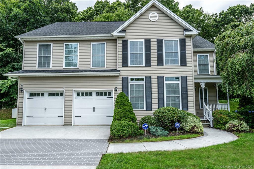 Property Photo:  40 Oak Ridge Drive  CT 06518 