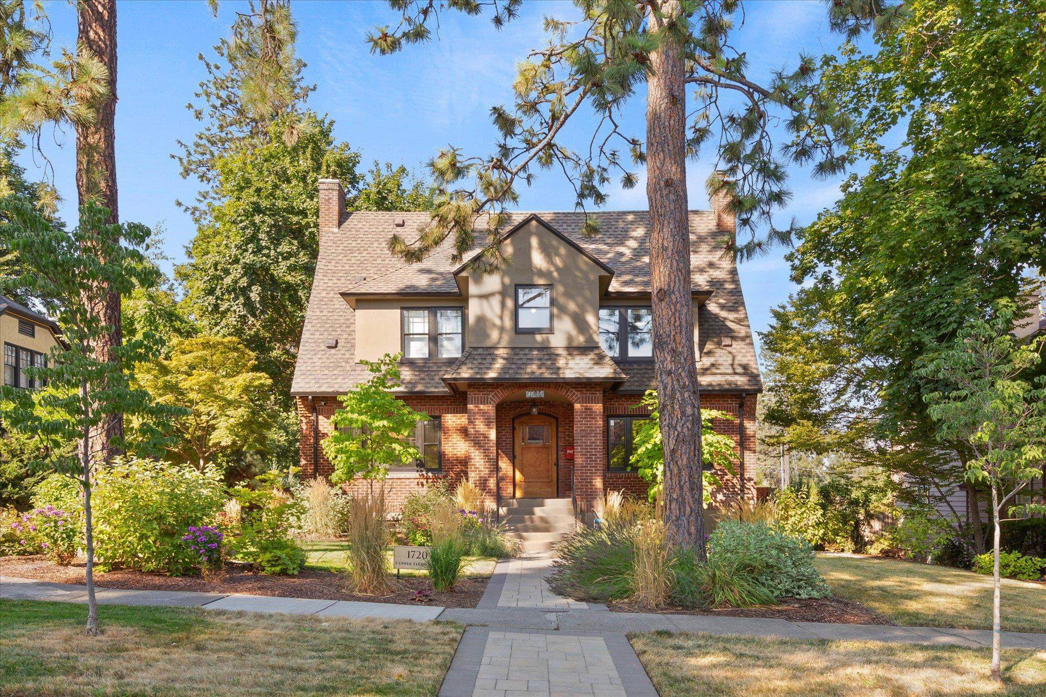 Property Photo: 1720 S Upper Terrace Rd WA 99203