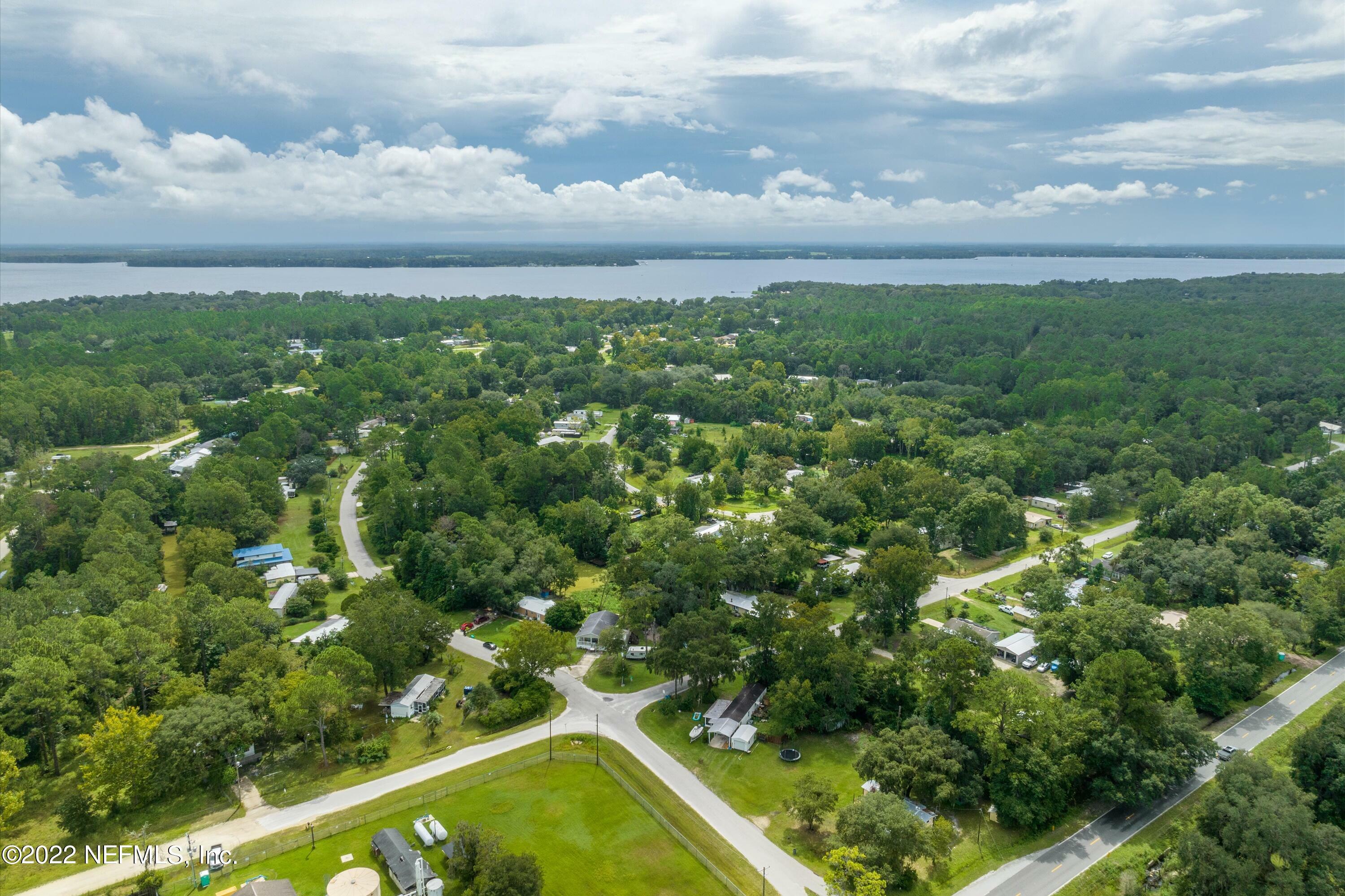 Property Photo:  201 Tarpon Boulevard  FL 32177 