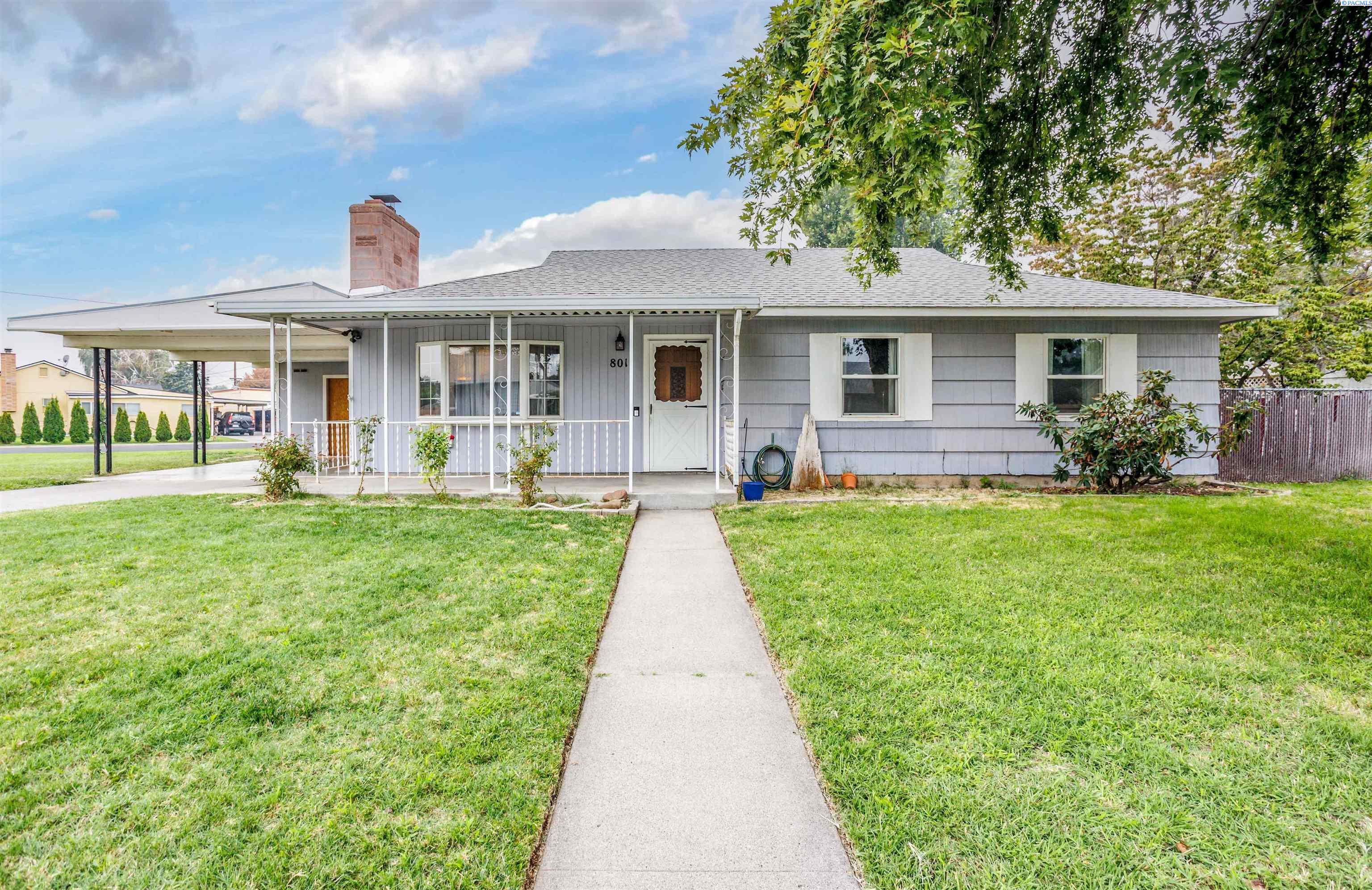 Property Photo: 801 Chestnut Ave WA 99352