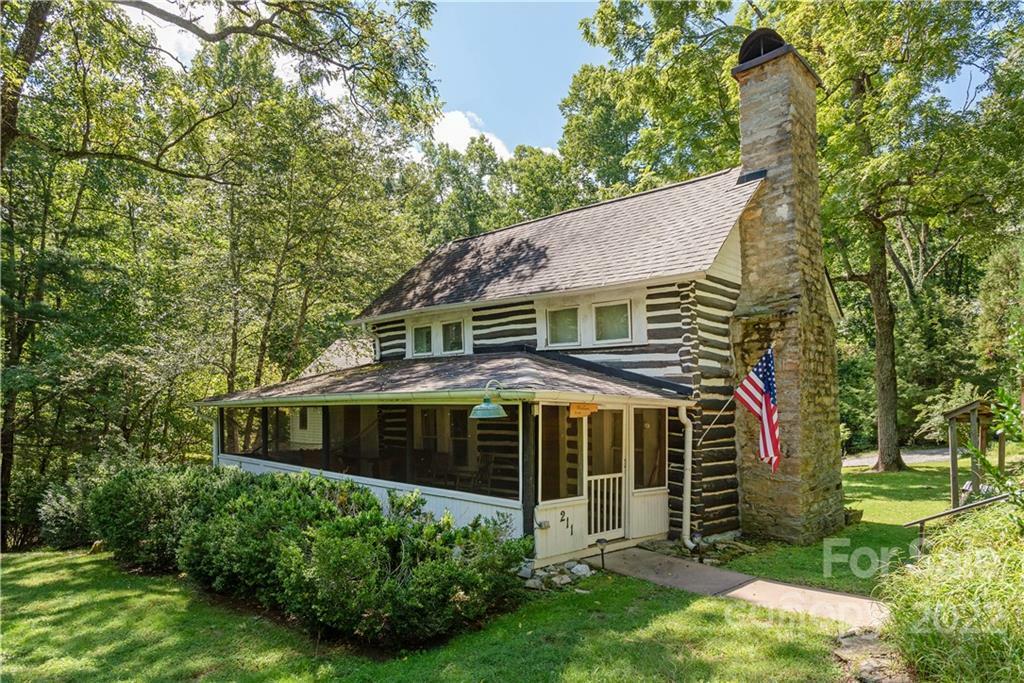 Property Photo: 211 Robinson Lane NC 28739