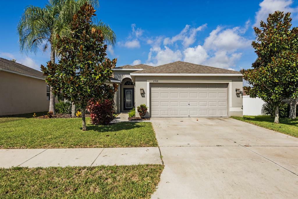 Property Photo:  10908 Rainbow Pyrite Drive  FL 33598 